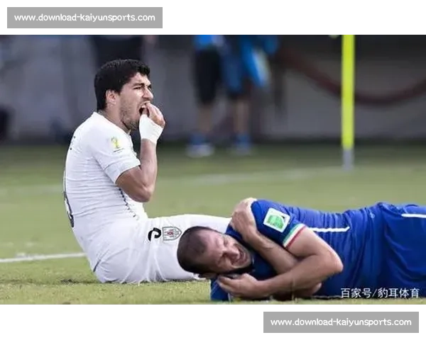 苏亚雷斯 10 大暴脾气瞬间：怒怼队友名场面合集